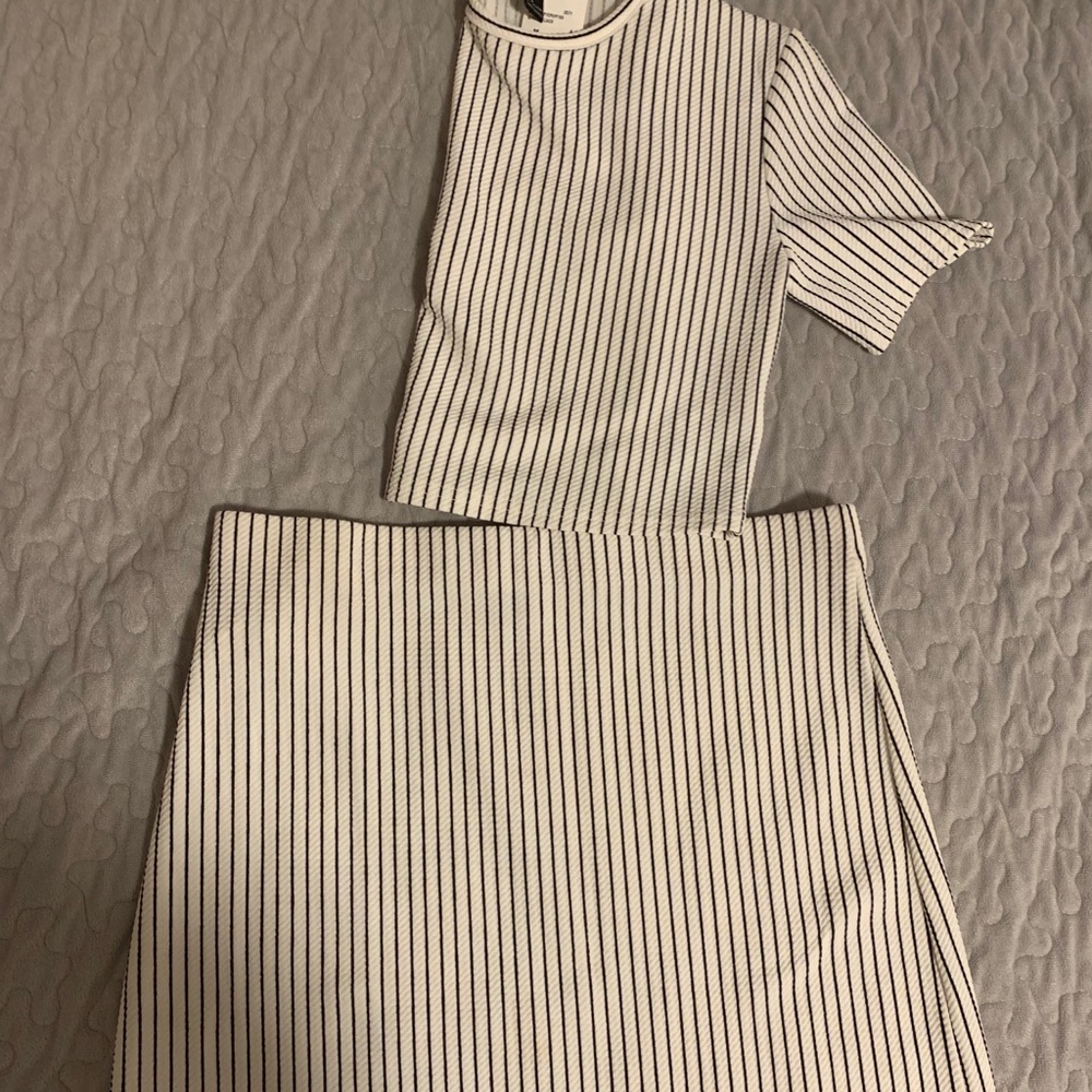 Forever 21 skirt set
